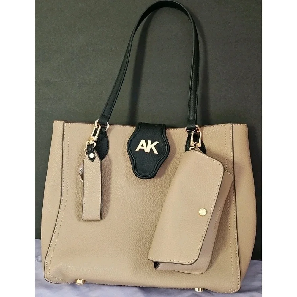 NWOT Anne Klein Handbag with‎ Keychain and Eyeglass case